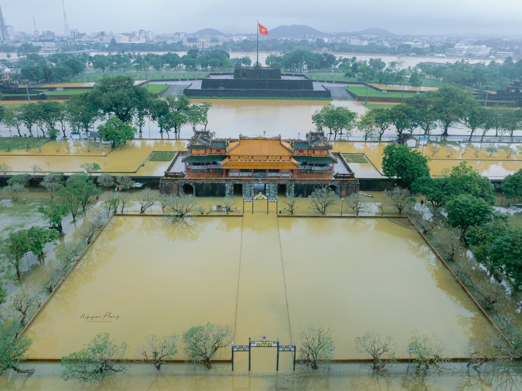 lu lut tai hue_hue ngap lut_mua lu tai hue_ mua nang tai hue_ngap lut hue 202519.jpg